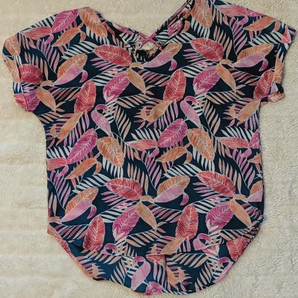 Short Sleeve Patterned Blouse - Picture 1 of 2